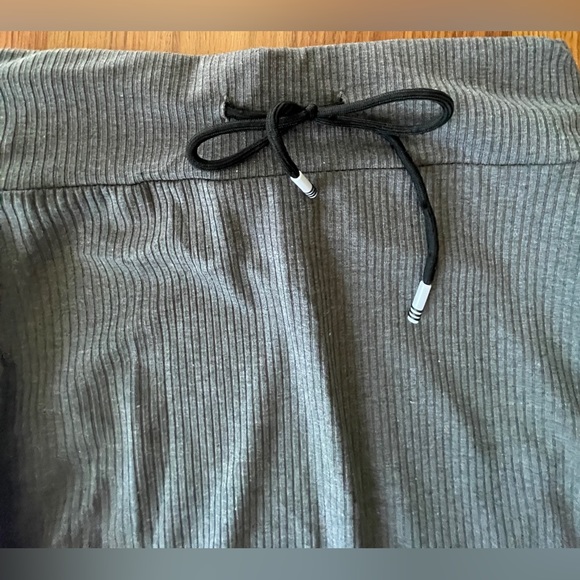 Ribbed Stretchy Maxi Skirt - Picture 5 of 5